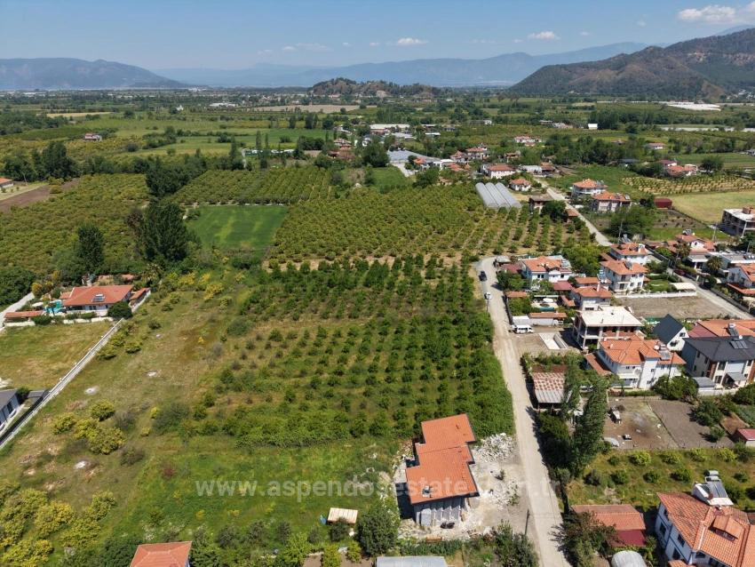 Grundstück Zum Verkauf In Okçular, 1050 M², Im Wohngebiet Des Dorfes.