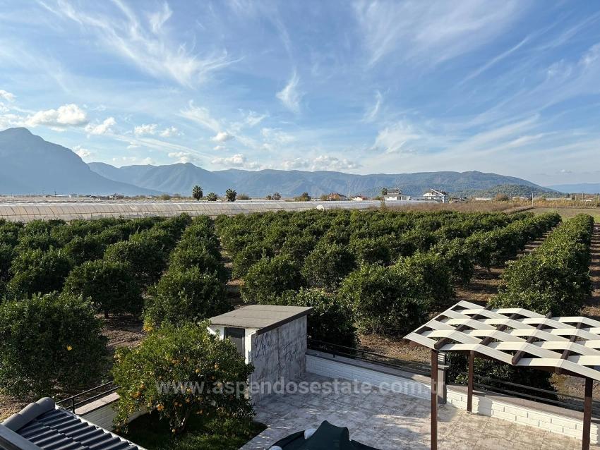 4+1 Villa Zum Verkauf In Eskiköy, Gelegen Auf Einem 14.136 M² Großen Grundstück