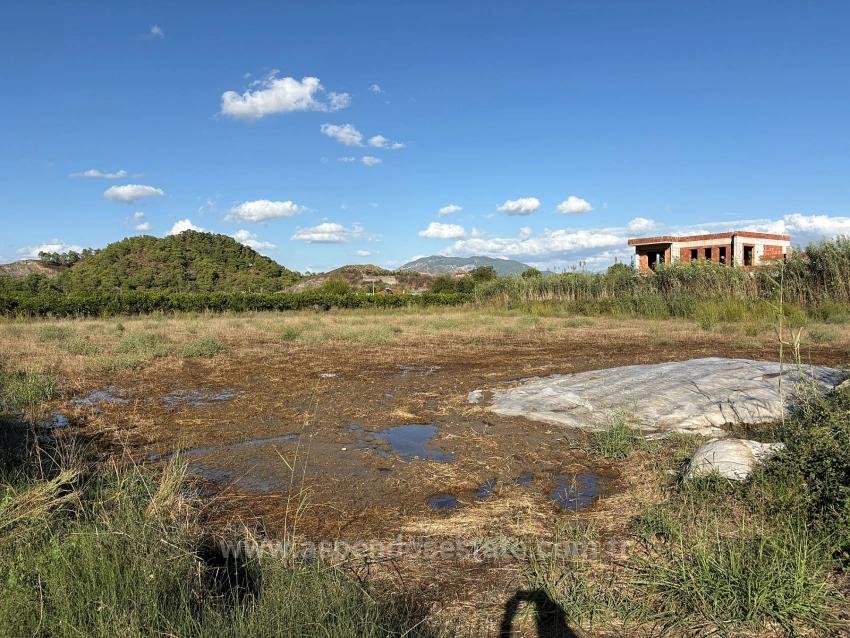 3900 M² Großes Grundstück Mit Baugenehmigung In Ortaca Yesilyurt Zu Verkaufen