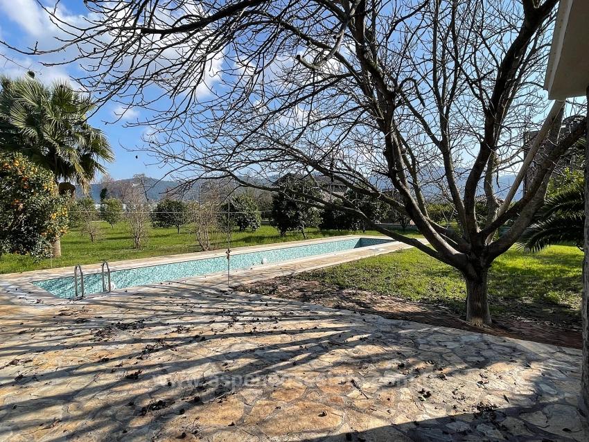 Freistehendes, Eingeschossiges Haus Auf Einem 2882 M² Großen Grundstück In Eskiköy Zu Verkaufen.