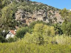 1+0-Zimmer Einfamilienhaus Zu Verkaufen in Çandır Bz. Köyceğiz - 2.765 m²