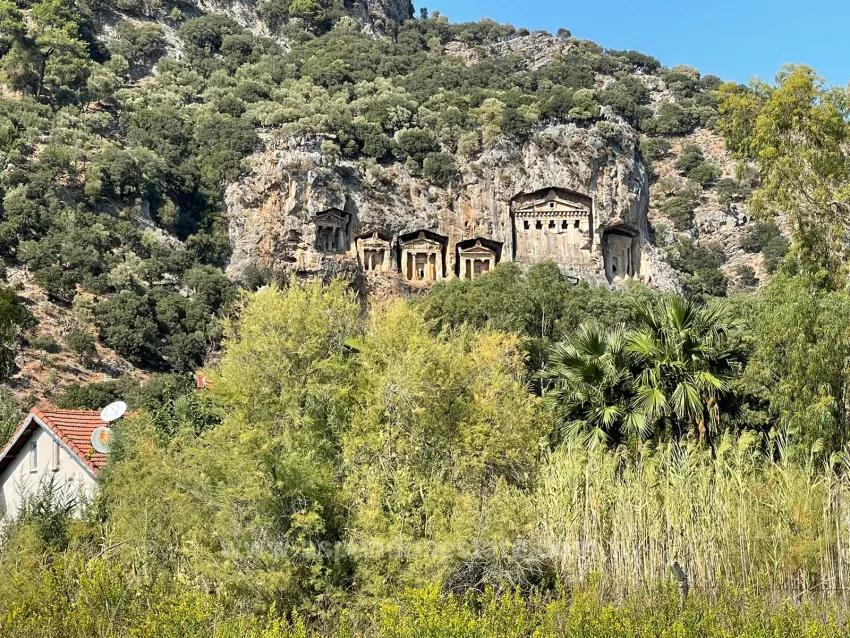 2765M2 Detached House For Sale In Çandır, Right Next To The Canal