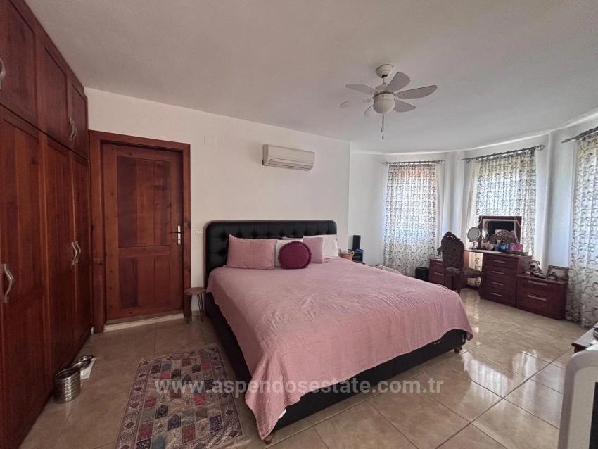 5+1 Villa For Sale In A 980M2 Land On The Corner In Dalyan Maraş