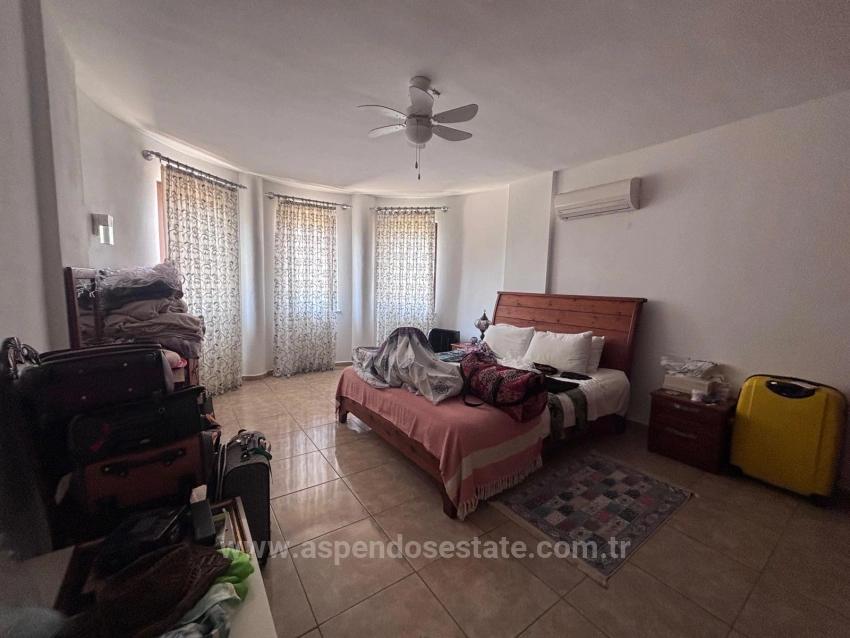 5+1 Villa For Sale In A 980M2 Land On The Corner In Dalyan Maraş