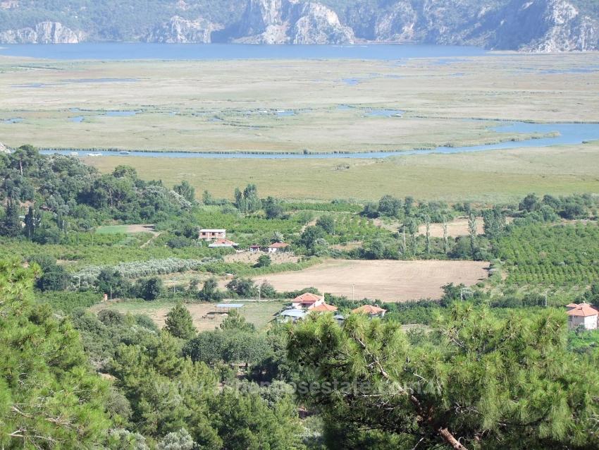 1252M2 Land For Sale With Lake View In Çandır