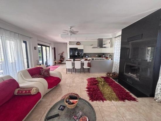 5+1 Villa For Sale In A 980M2 Land On The Corner In Dalyan Maraş