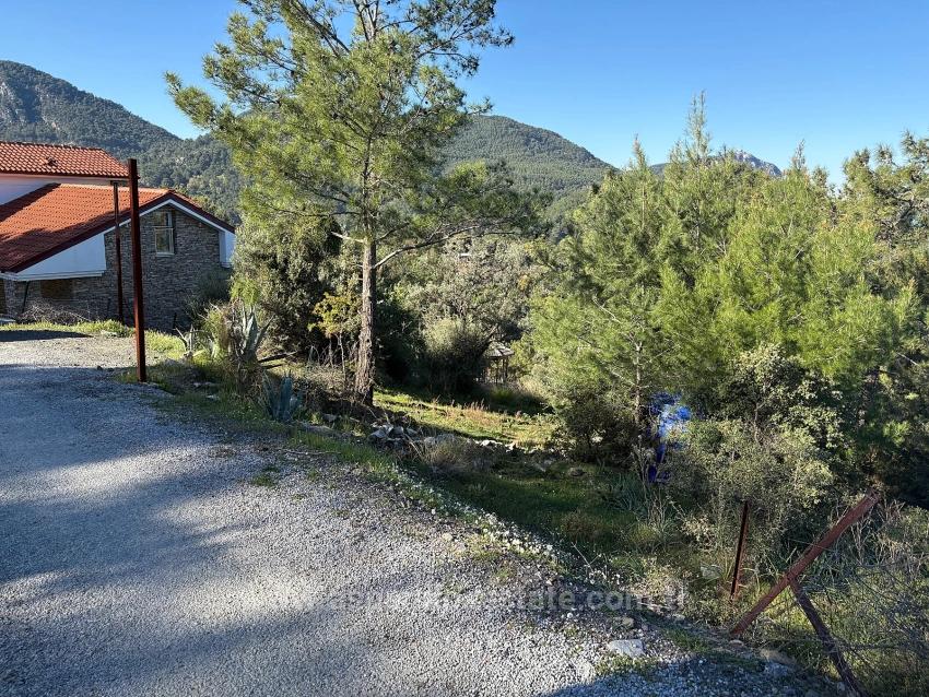 Продается Земельный Участок Площадью 1000 М2 С Видом На Море В Жилом Районе Деревни Гёкбель.