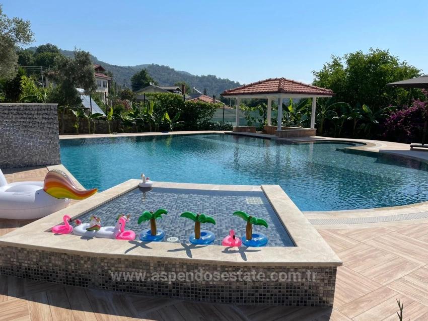 Продается Вилла 5+2 В Чандыре С Видом На Море И Озеро.