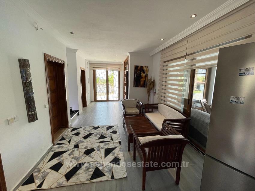 Роскошная Вилла С 4 Спальнями И 1 Ванной Комнатой Продается На Участке Площадью 7000 М2 С Видом На Пляж Далян Истузу.