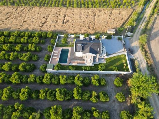 Вилла 4+1 На Продажу В Эскикёе, Расположенная На Участке Площадью 14 136 М2