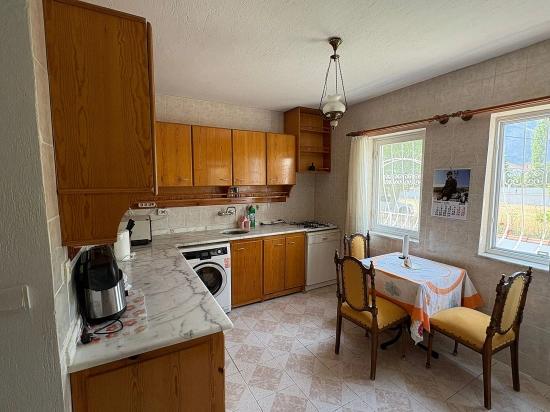 Продается Двухэтажный Дом На Участке Площадью 514 М2 В Окчуларе.