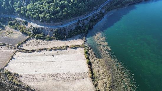 Продается Земельный Участок Площадью 3210 М² (2 Спальни) В Чандыре, Прямо На Берегу Озера.