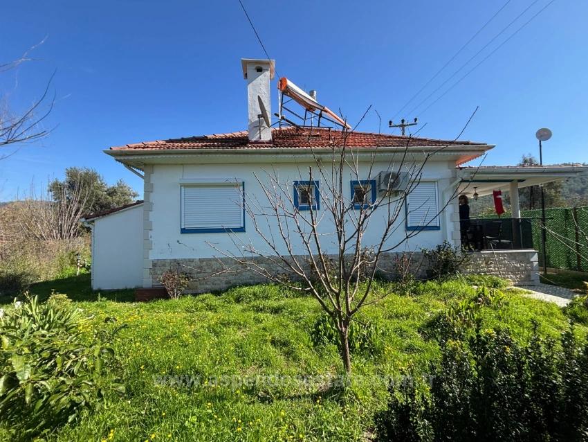 Okçular'da 459M2 Arsa İçerisinde 2+1 Satılık Tek Katlı Ev