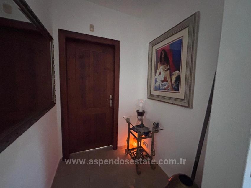 Dalyan Maraş'da Köşebaşında 980M2 Arsa İçin'de 5+1 Satılık Villa