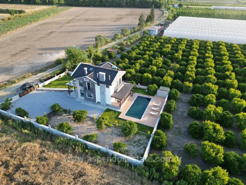 Eskiköy'de 14.136 M2 Tarla İçerisinde 4+1 Satılık Villa