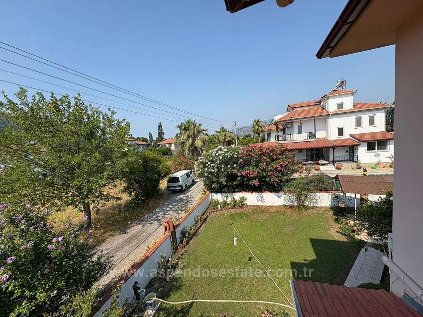 Okçular'da 514M2 Arsa İçerisinde 2 Katlı Satılık Ev