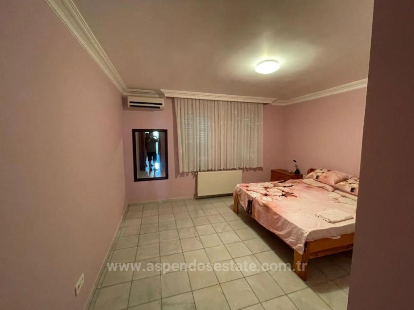 Çandır'da Deniz Ve Göl Manzaralı 5+2 Satılık Villa