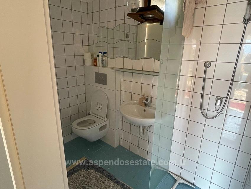 Eskiköy'de 2882 M2 Arsa İçerisinde Müstakil Satılık Tek Katlı Ev