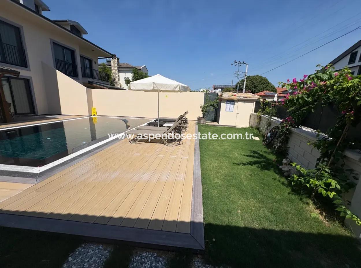 Dalyan'da Gülpınar'da Satılık 4+1 Villa