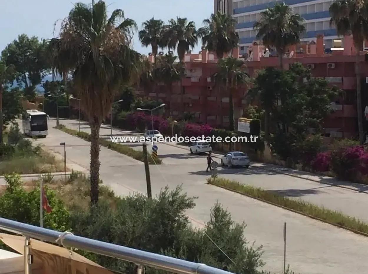 Alanya Telatiye Mahallesi Konaklı Mevkiinde Denize Yakın Köşebaşı 338M2 Arsa İçerisinde Satılık Villa