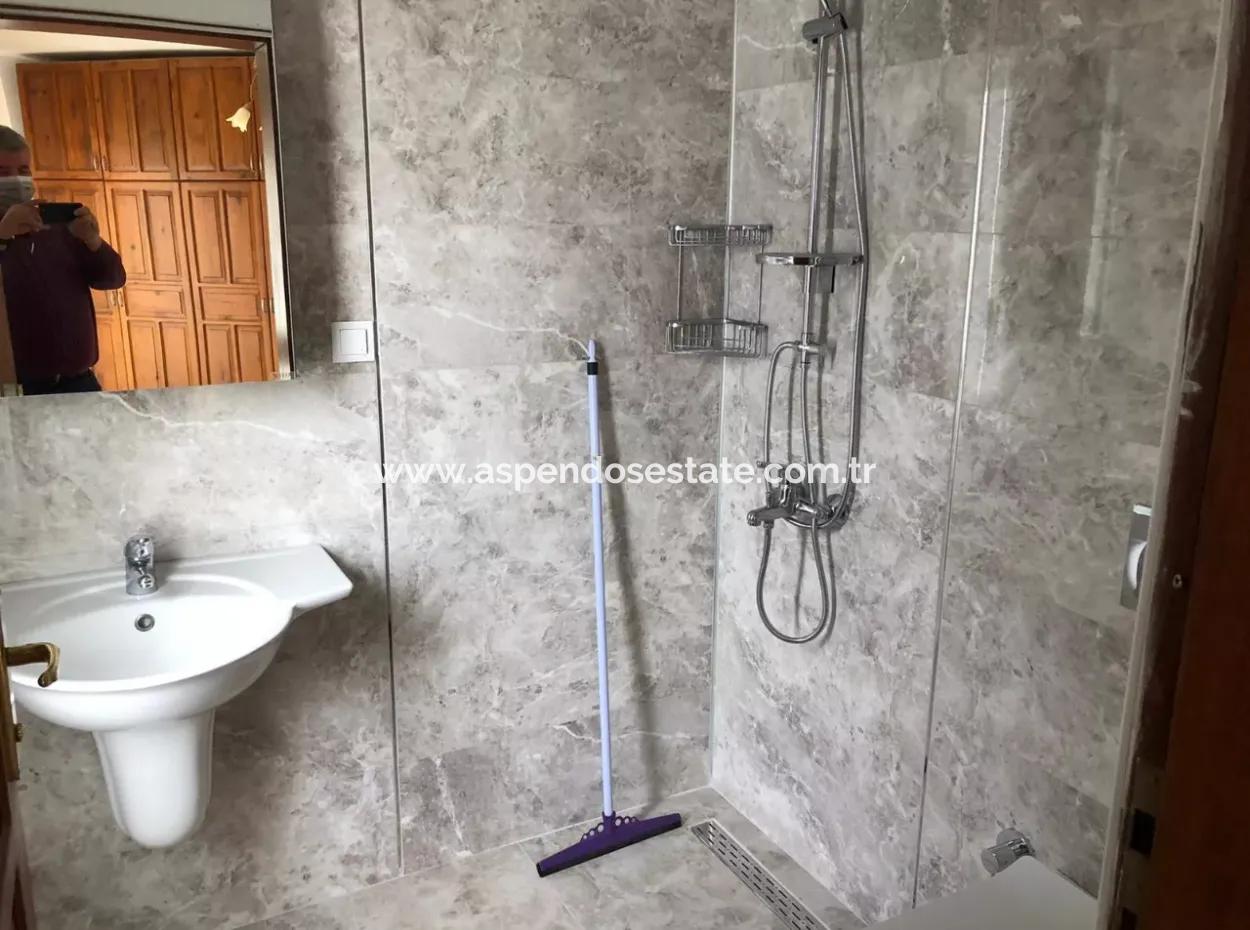 Dalyan Gülpınar'da 1100 M2 Arsa İçerisinde 6+1 Satılık Villa