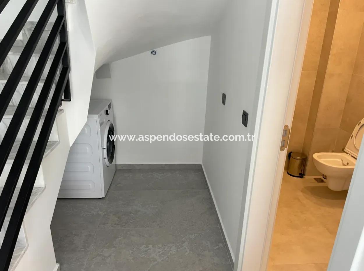 Dalyan  Merkezde 4+1 Satılık Villa