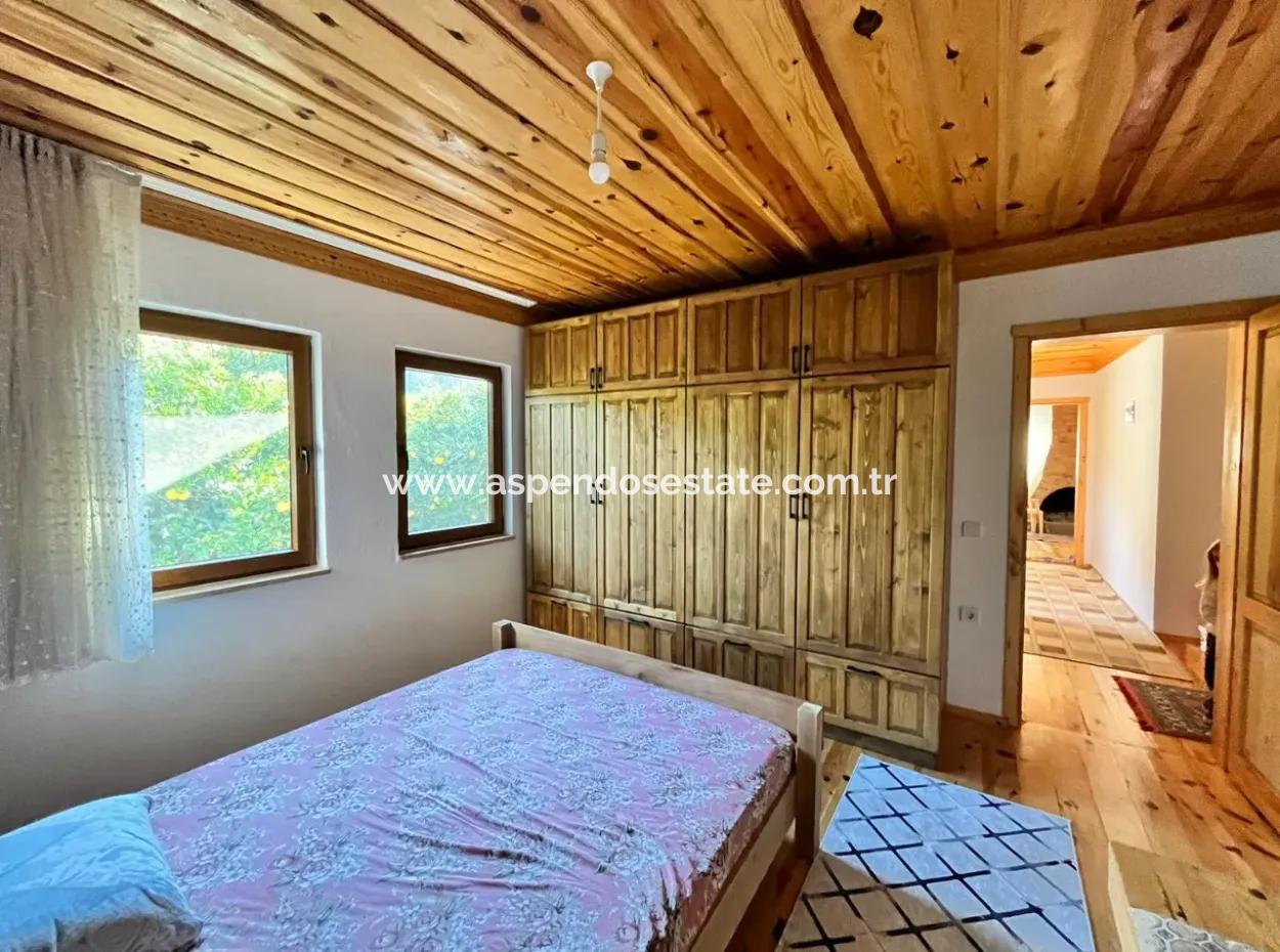 Çandır'da 5000M2 Arsa İçinde Satılık Tek Katlı Ev